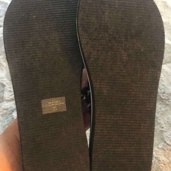 Sandals - Picture 3 of 4